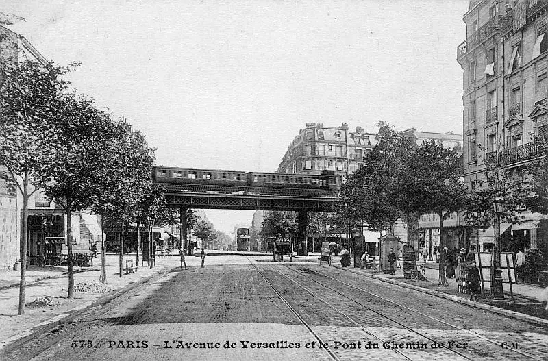 Pont de la Petite Ceinture sur l'avenue de Versailles 