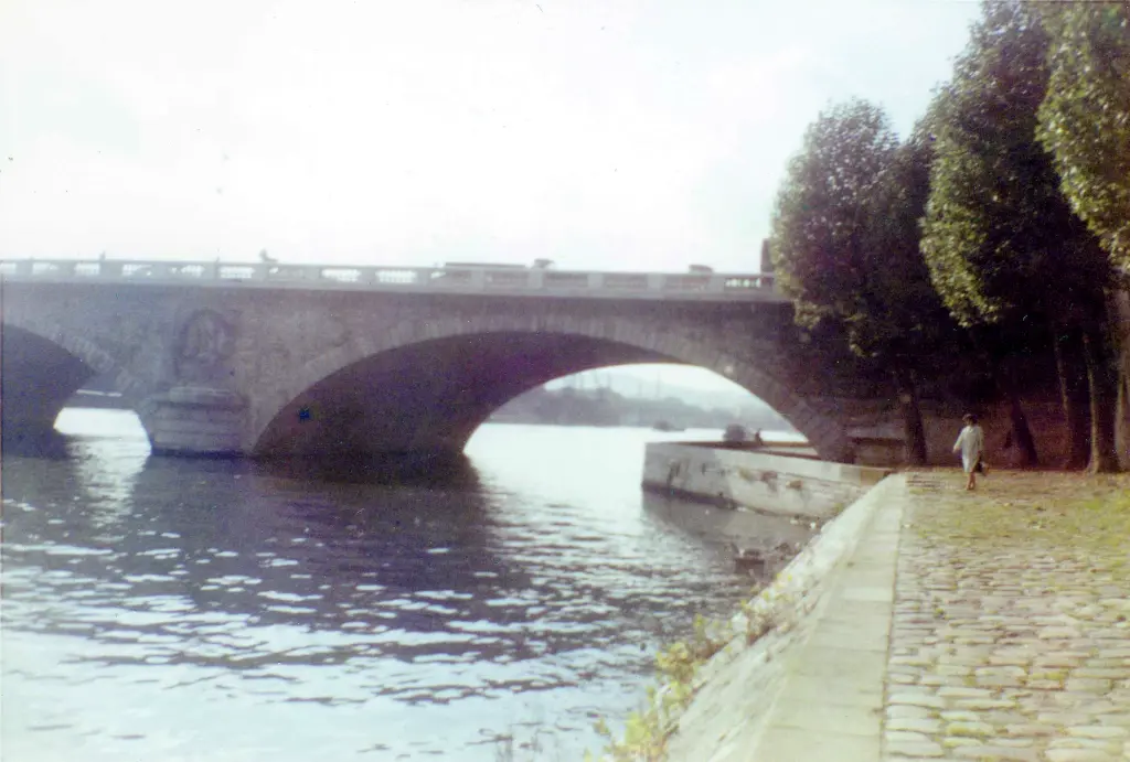 Travaux de démolition du viaduc d'Auteuil en octobre 1961 