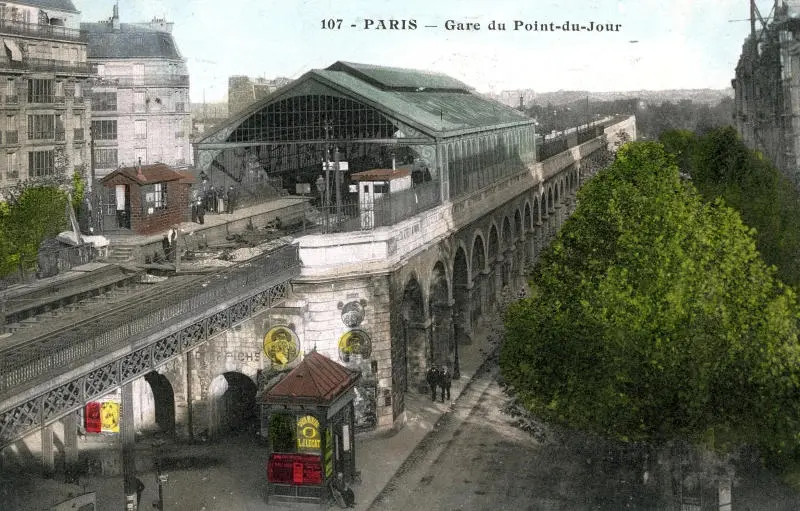 Vue des quais de la station Point-du-Jour vers la Seine 