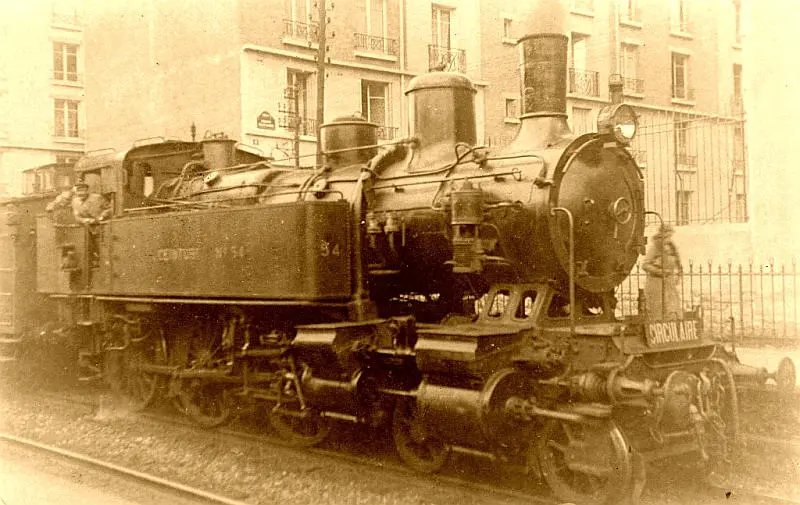 Train à la station rue Claude Decaen en 1934 