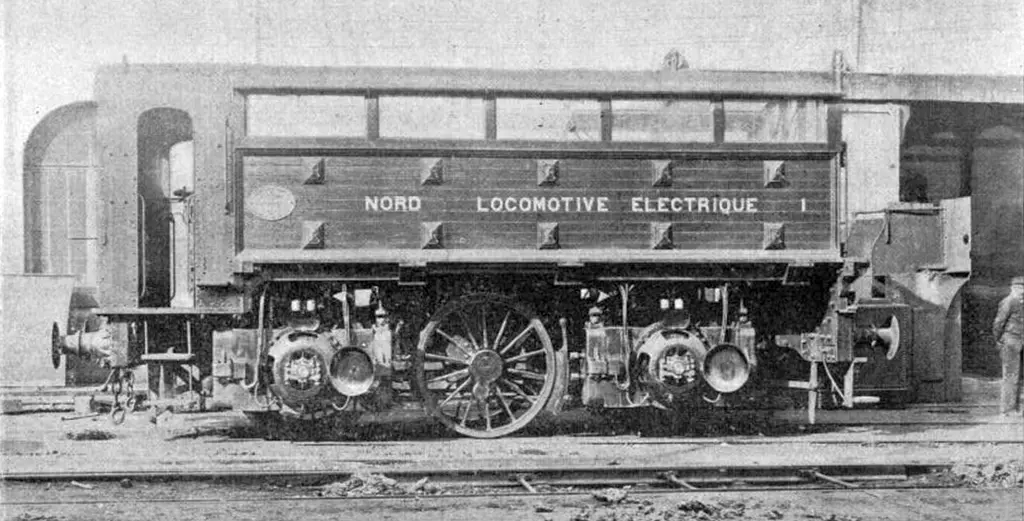 Locomotive électrique à accumulateurs de la Compagnie du Nord utilisée pendant l'Exposition 