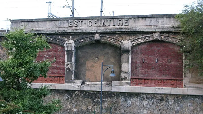 Local de l'ancienne station Est-Ceinture de la gare de l'Est. Cliché Bruno Bretelle tous droits réservés. 