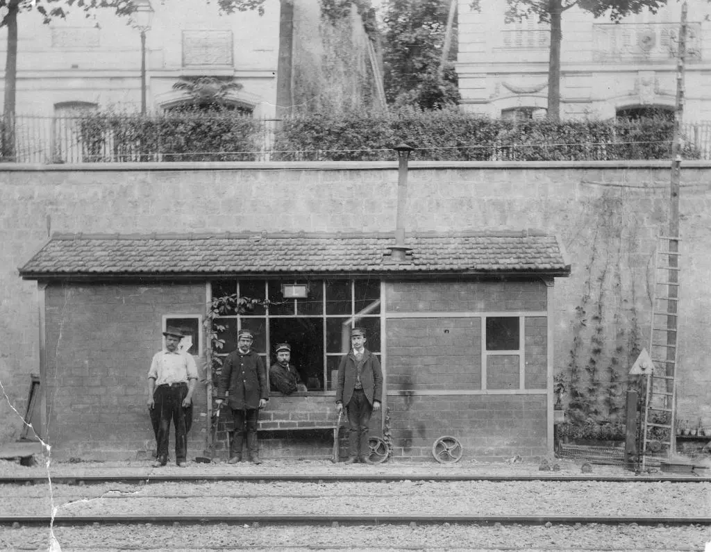 Poste d'aiguillage L (ou n°31) de la gare d'Auteuil-Boulogne vers 1900 