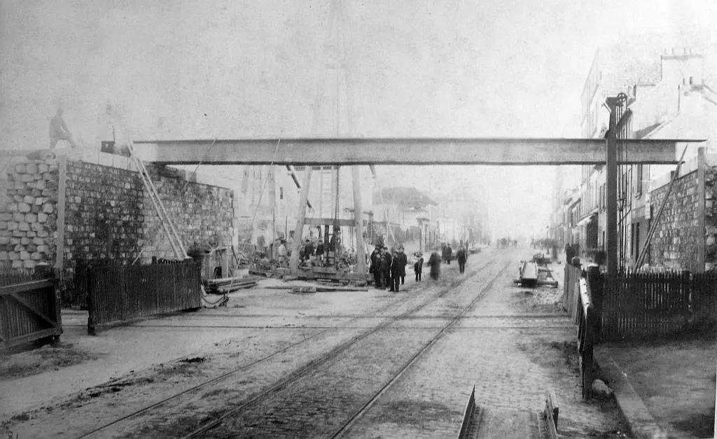 Suppression du passage à niveau de la rue d'Avron le 1er février 1889 