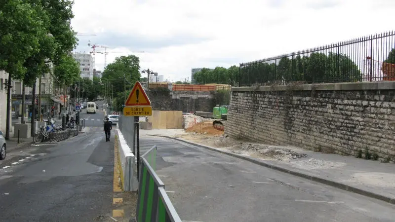 Vue générale des travaux du pont de la Petite Ceinture rue de Patay (mai 2011) 